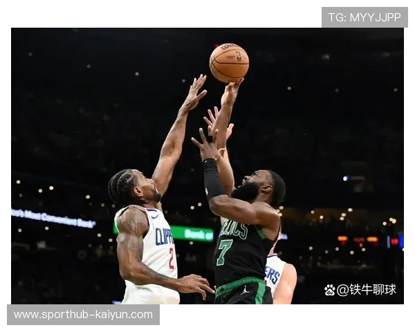 猛龙珀尔特尔展现强大篮下终结能力 高效命中率助力球队攻防转换